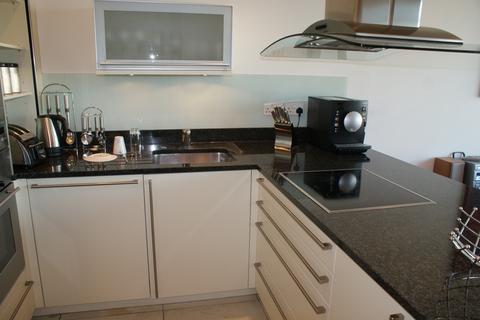 2 bedroom apartment to rent, One West India Quay, Hertsmere Road, Canary Wharf, E14