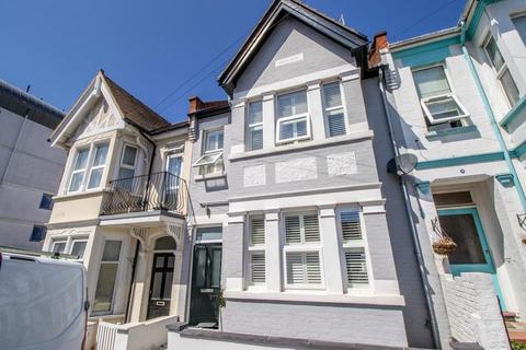 3 bedroom terraced house for sale, Holland Road, Westcliff-on-Sea SS0