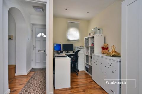 193 Glastonbury Road, Morden, SM4 6PE