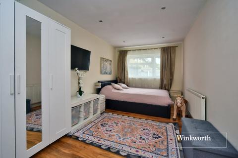 193 Glastonbury Road, Morden, SM4 6PE