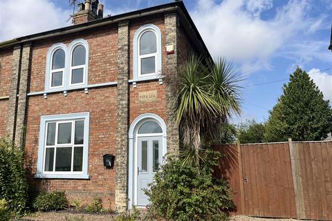 3 bedroom terraced house to rent, Percy Road, Pocklington