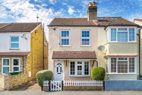 2 bedroom cottage for sale, Shepperton,  Surrey,  TW17