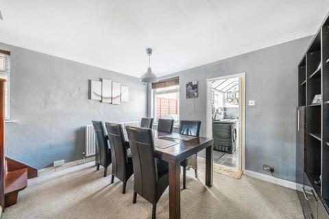 2 bedroom cottage for sale, Shepperton,  Surrey,  TW17