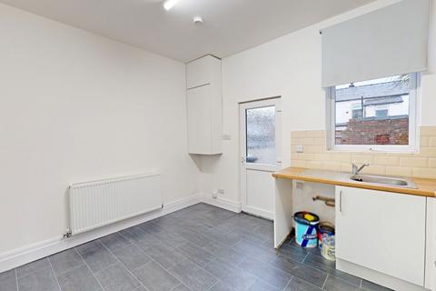 2 bedroom terraced house to rent, King Street, Bromley Cross, BL7