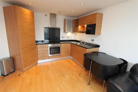 2 bedroom flat to rent, La Salle, Leeds Dock