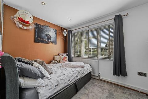 10 Birch Drive, Brantham, Manningtree, CO11 1TE