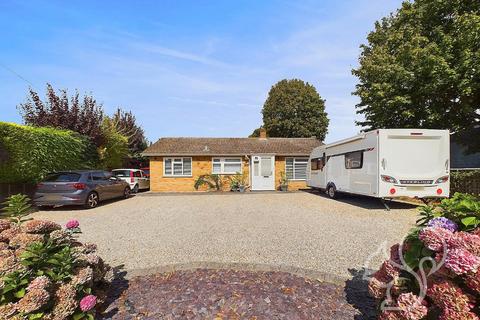 2 bedroom bungalow for sale, Berechurch Hall Road, Colchester