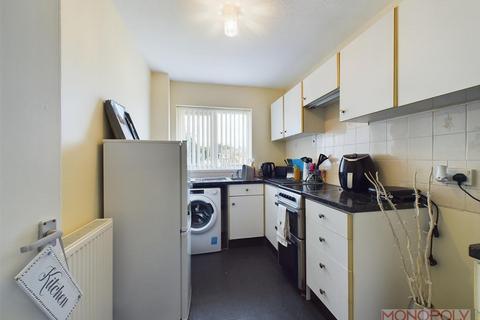 2 bedroom apartment for sale, Church Street, Rhostyllen, Wrexham