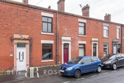 2 bedroom house to rent, Harrison Road, Chorley