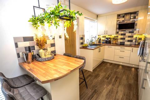 37 Briardene Drive, Gateshead, NE10 8AN