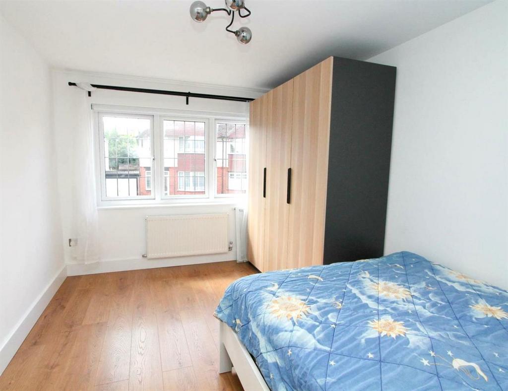 Bed 3.jpg