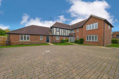 1 bedroom apartment for sale, Redbourn House, 16, Meadow View, Redbourn, St. Albans, AL3 7QQ