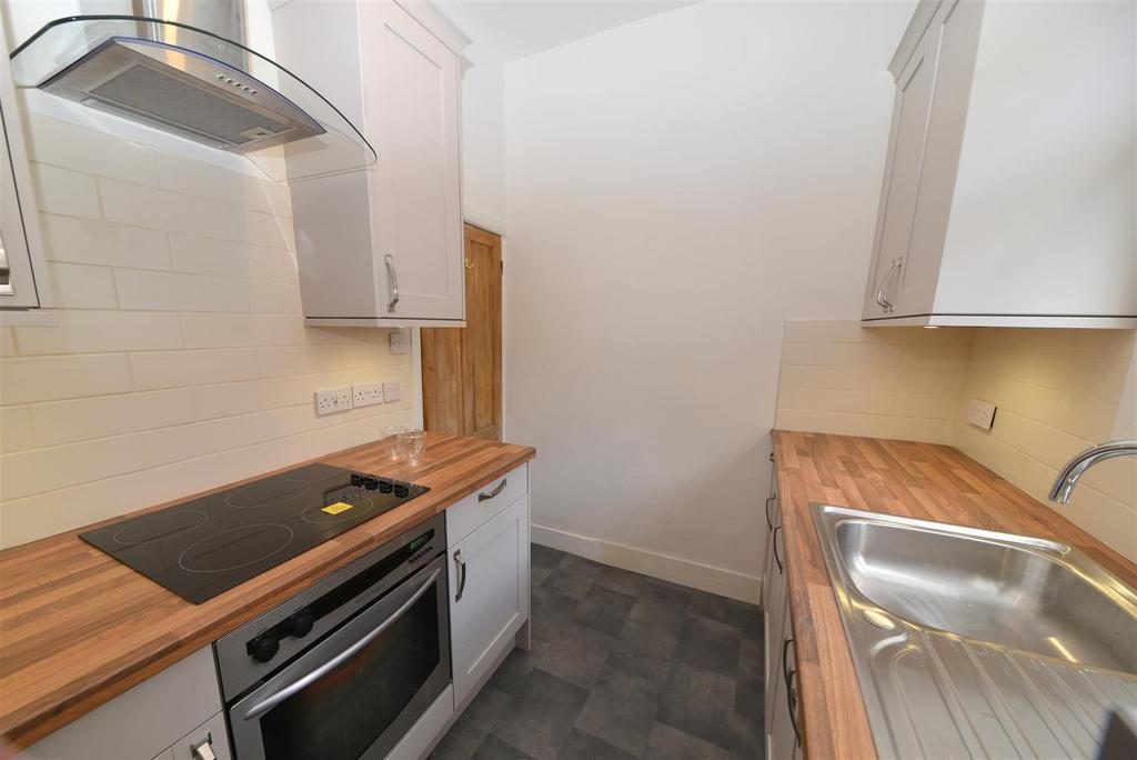 Kitchen3.JPG