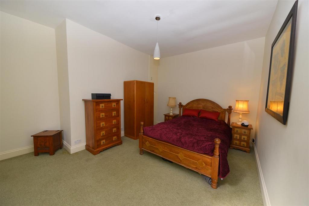 Bed1.JPG
