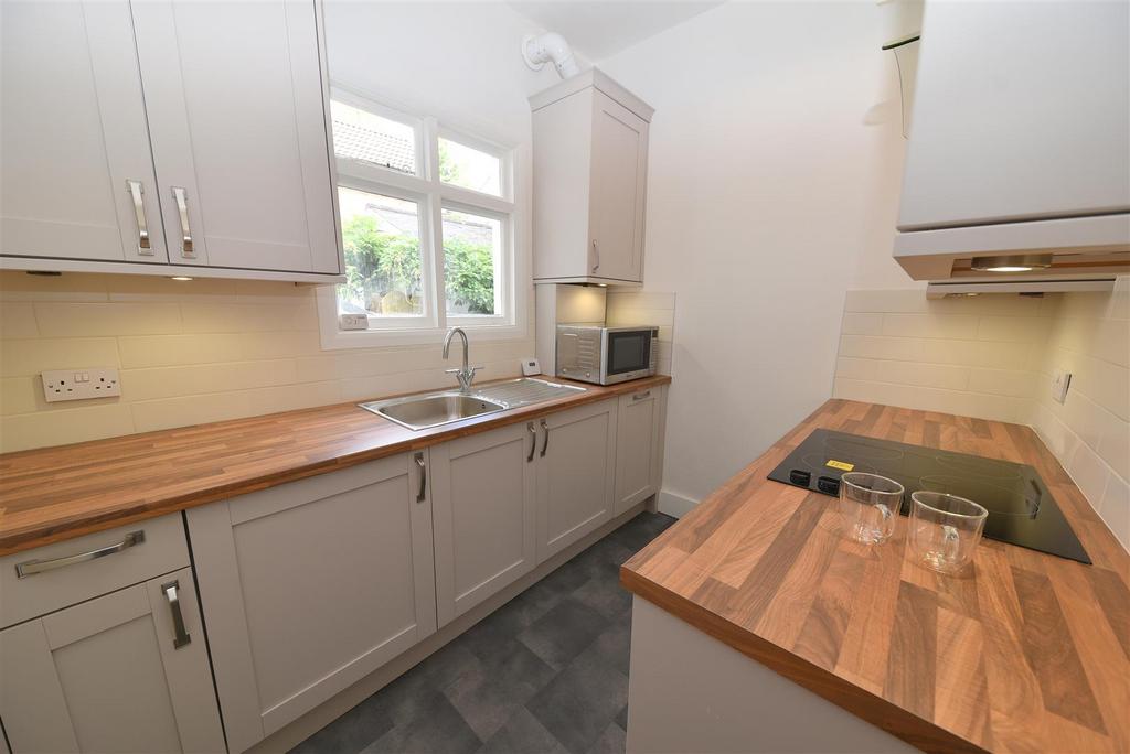 Kitchen1.JPG