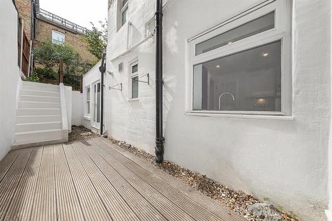 2 bedroom flat for sale, Elm Park, London SW2