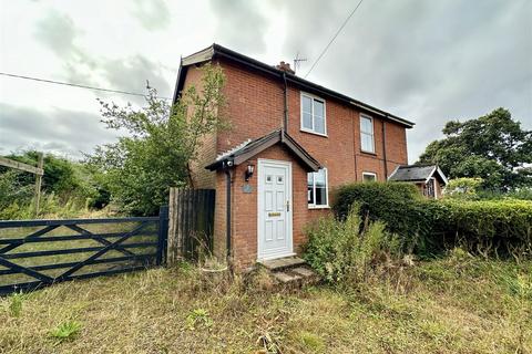 3 bedroom semi-detached house for sale, Main Road, Clippesby NR29