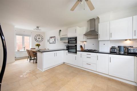 10 Maddocks Road, Staverton, Trowbridge, BA14 8UQ