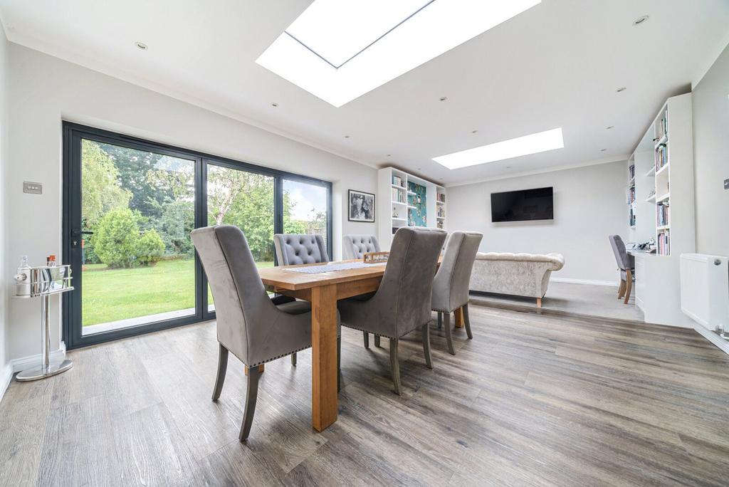 Sitting/Dining Room