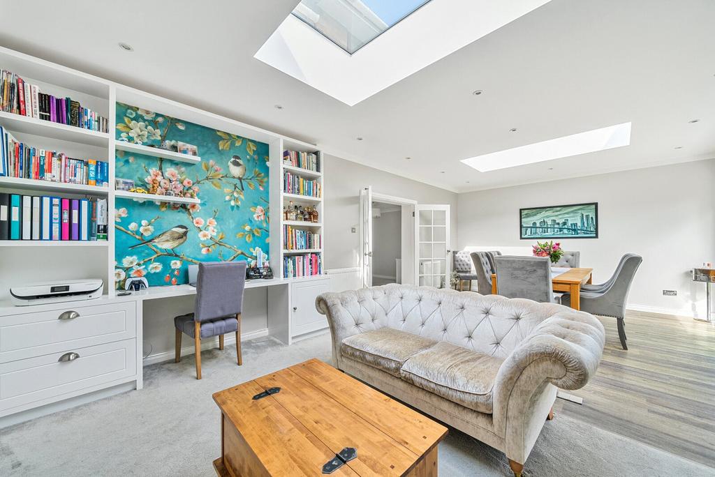 Sitting/Dining Room