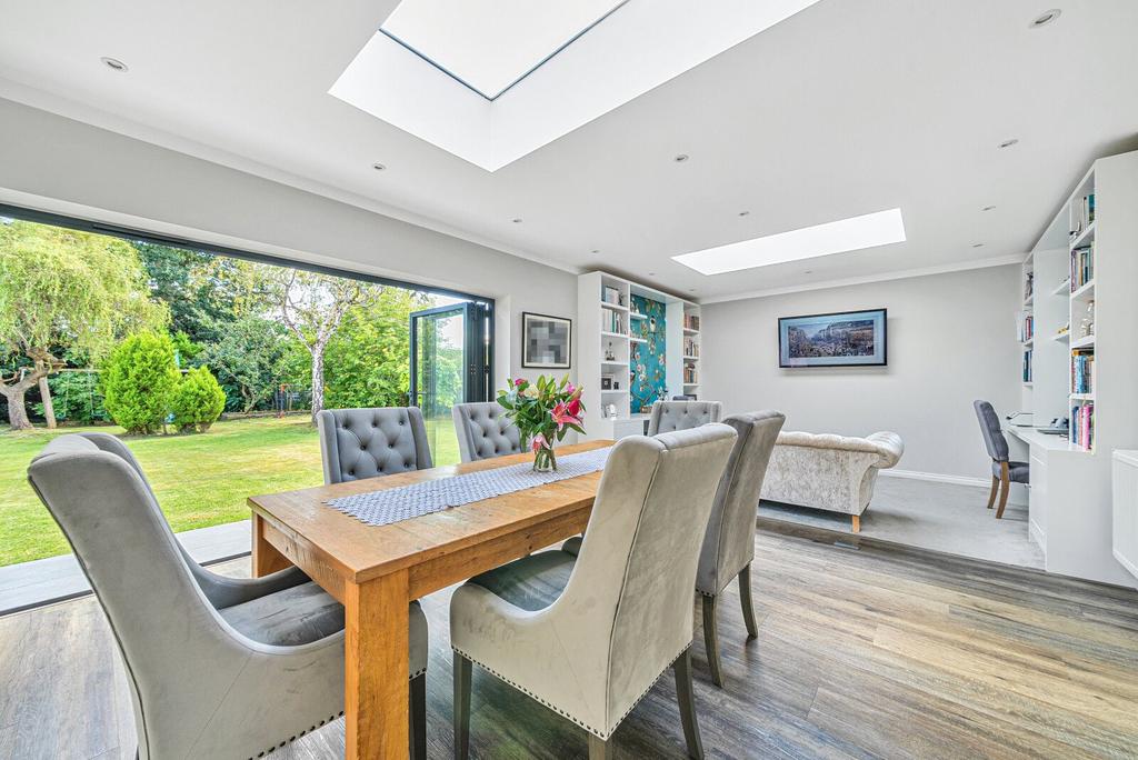Sitting/Dining Room