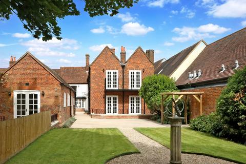 2 bedroom apartment for sale, London End, Beaconsfield, Buckinghamshire, HP9