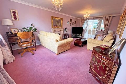 4 bedroom detached house for sale, Holly Walk, Peterborough PE7