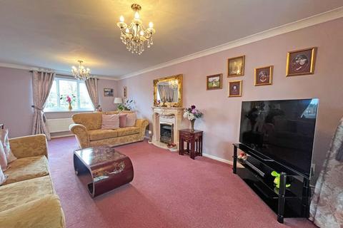 4 bedroom detached house for sale, Holly Walk, Peterborough PE7