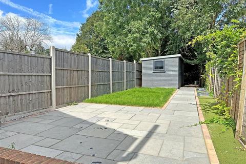 2 bedroom terraced house for sale, Warren Road, Reigate