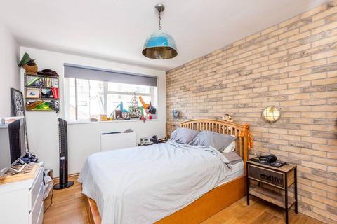 2 bedroom flat to rent, Lesley Court, Westminster, London, SW1P