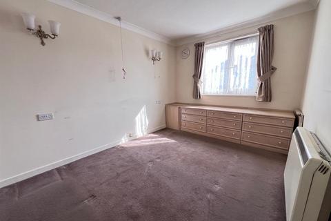 1 bedroom retirement property for sale, Brancaster Road, Newbury Park