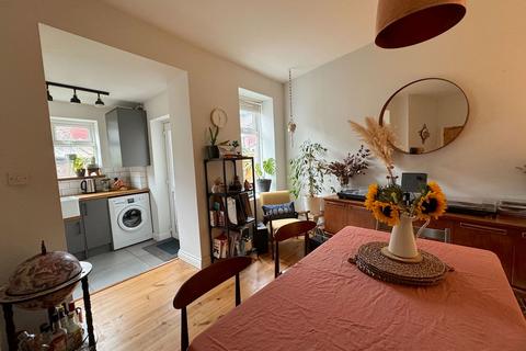 15 Berrie Grove, Manchester, M19 2QA