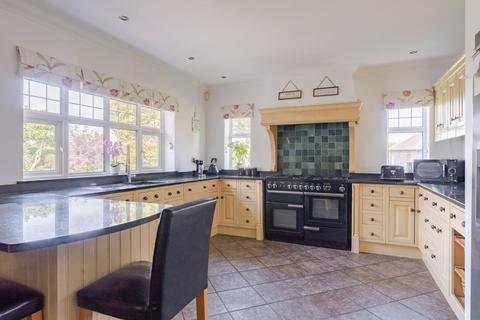 5 bedroom detached house for sale, Low Road, Martham