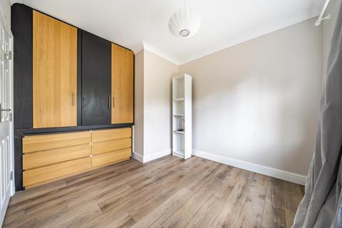 2 bedroom apartment to rent, Edgware,  Harrow,  HA8