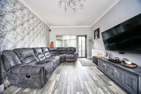 61 Chalton Heights, Chalton, Luton, LU4 9UF
