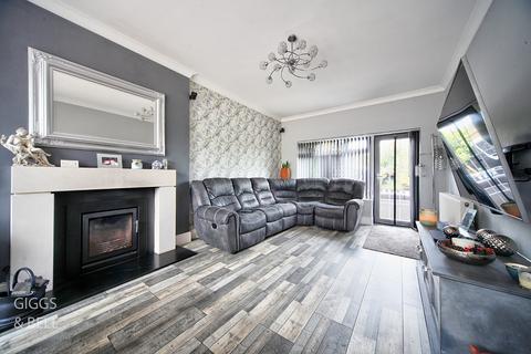 61 Chalton Heights, Chalton, Luton, LU4 9UF