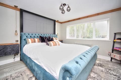 61 Chalton Heights, Chalton, Luton, LU4 9UF