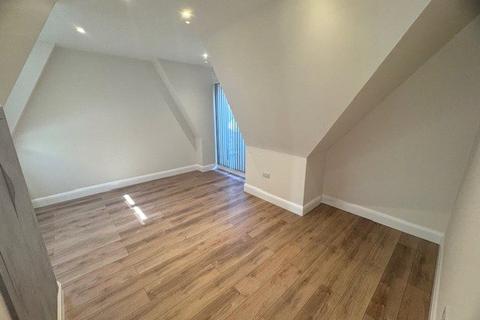 2 bedroom apartment to rent, Shaftsbury Avenue, Southall, Middlesex, UB2