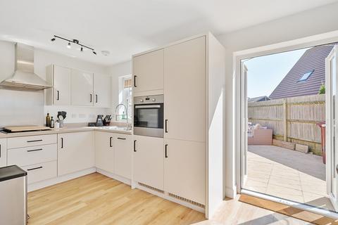 40 Beech Avenue, Bracklesham Bay, Chichester, PO20 8HU