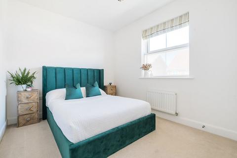 40 Beech Avenue, Bracklesham Bay, Chichester, PO20 8HU