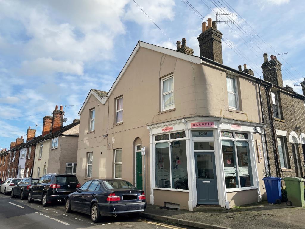 Mixed use corner property