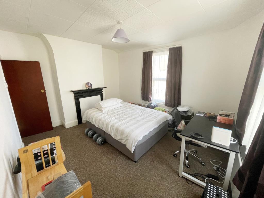 Flat two bedroom/living room