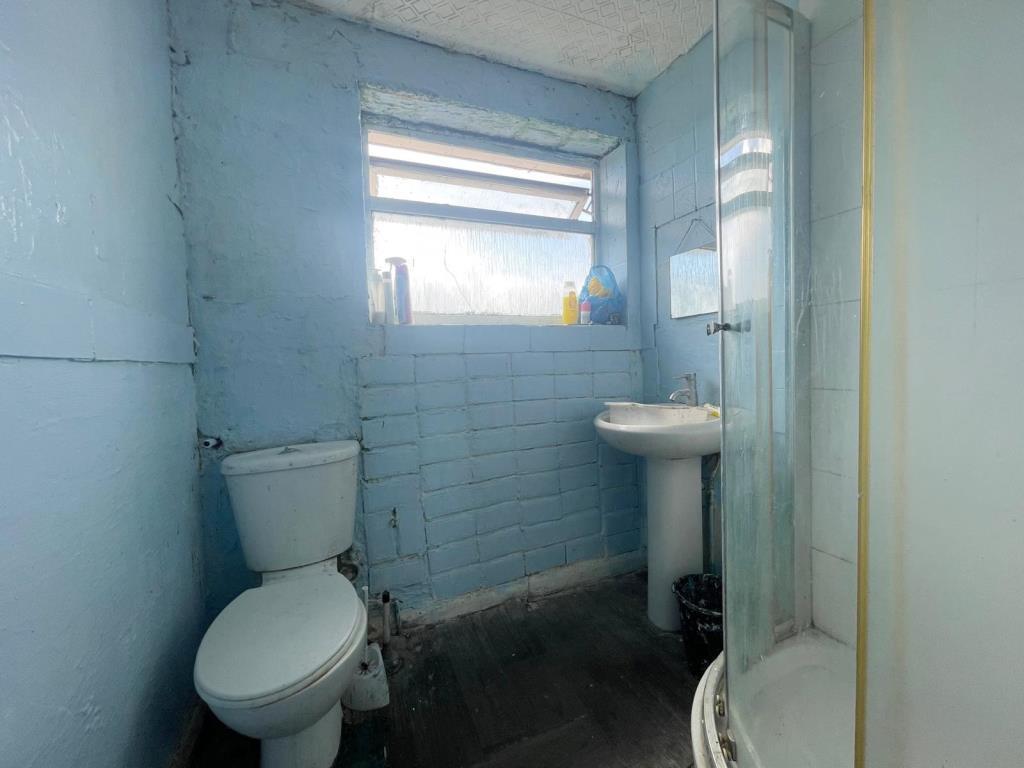 Shower room with W.C.