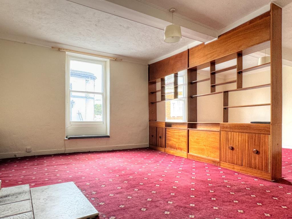 Spacious sitting &amp; Dining room