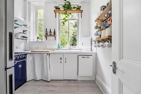 2a Lower Camden, Chislehurst, BR7 5HX