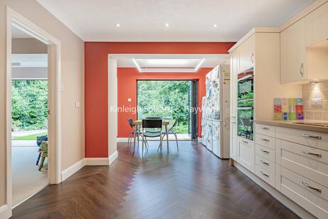 6 Davema Close, Chislehurst, BR7 5QZ