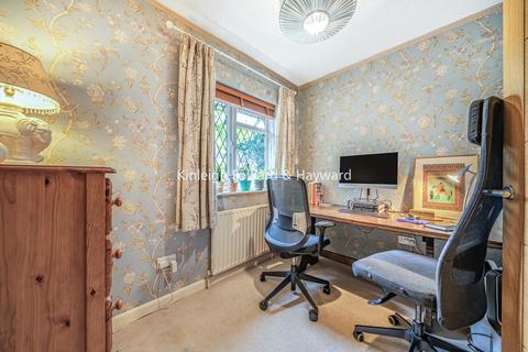 6 Davema Close, Chislehurst, BR7 5QZ
