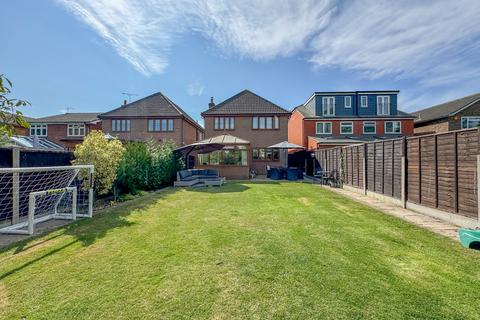 4 bedroom detached house for sale, Windermere Avenue, Hullbridge