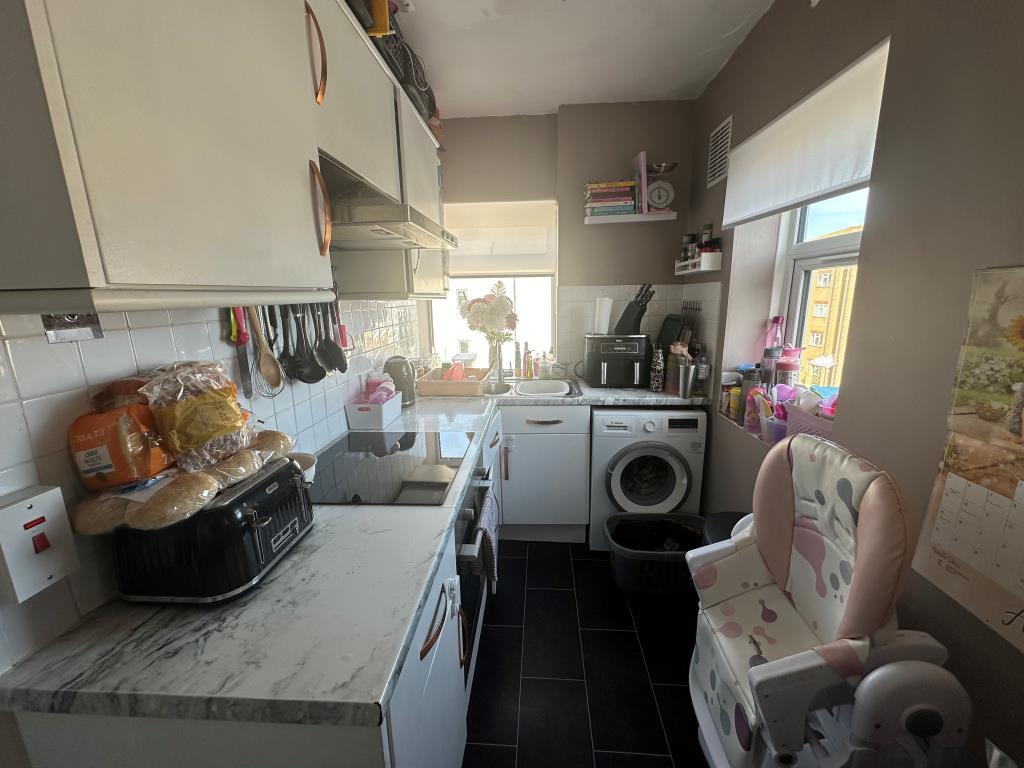 Kitchen with sea view