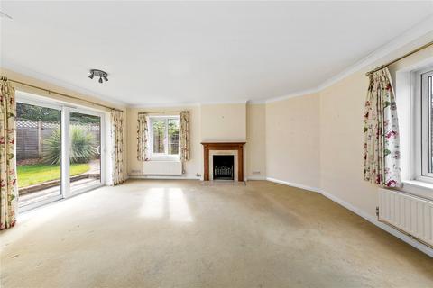 4 bedroom semi-detached house for sale, Vivienne Close, Cambridge Park, East Twickenham, TW1